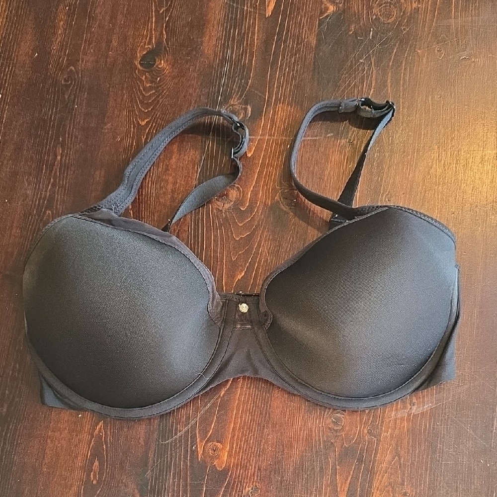 Bali Black Smooth Comfort Revolution T-Shirt Bra Underwire 38C (See Flaw)